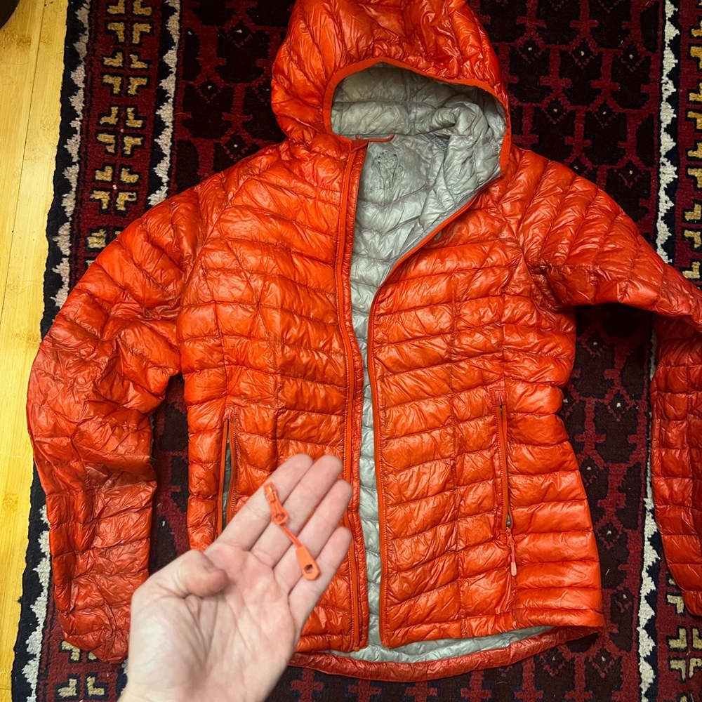 Very used Mountain Hardwear Womens Medium Red Puffy Jacket Ghost Whisperer Down